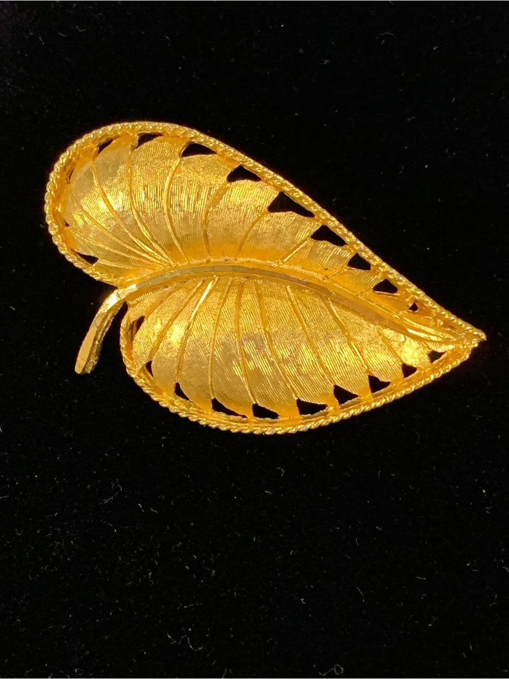 Vintage BSK Gold Tone Textured Leaf Brooch